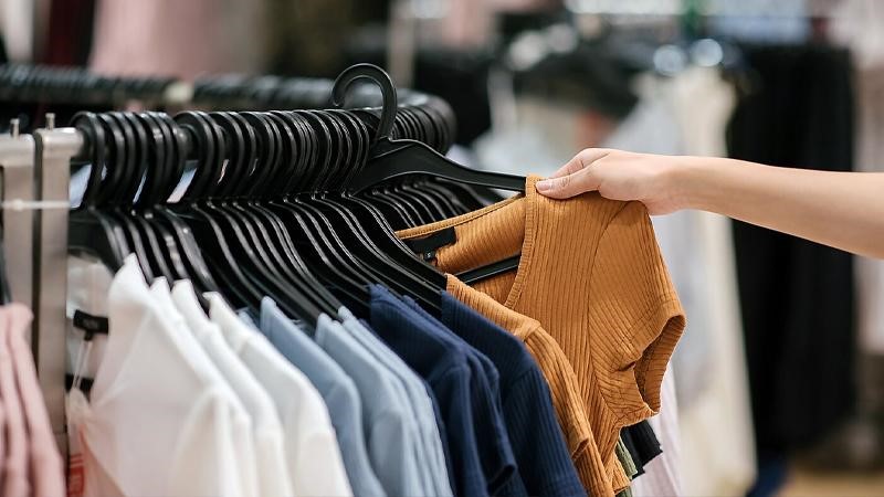 متن تخفیف ویژه پوشاک؛ جملات خلاقانه برای جذب مشتری