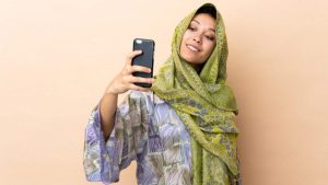 انواع متن تبلیغ شال و روسری در مجله sms.ir